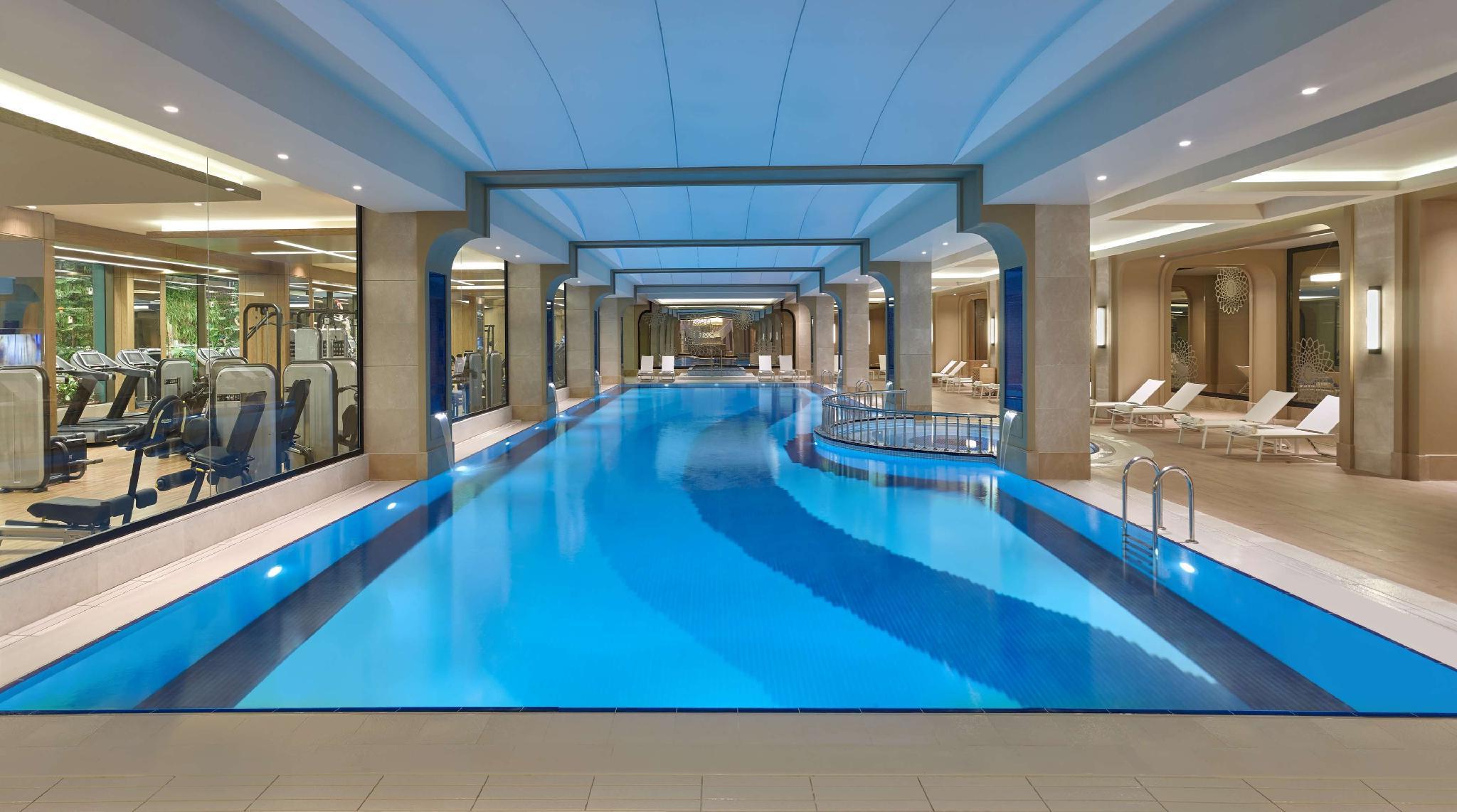 Elite World Grand Istanbul Basin Ekspres Hotel Ngoại thất bức ảnh The pool at the Four Seasons Hotel, London
