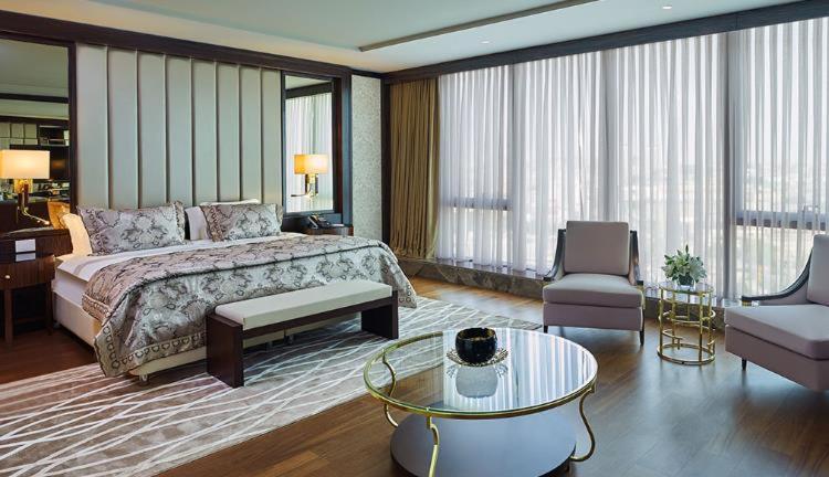 Elite World Grand Istanbul Basin Ekspres Hotel Ngoại thất bức ảnh A bedroom at the hotel