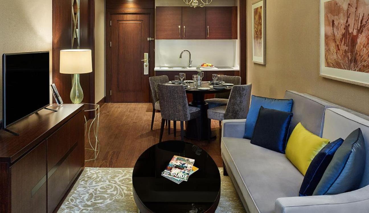 Elite World Grand Istanbul Basin Ekspres Hotel Ngoại thất bức ảnh A living room at the hotel