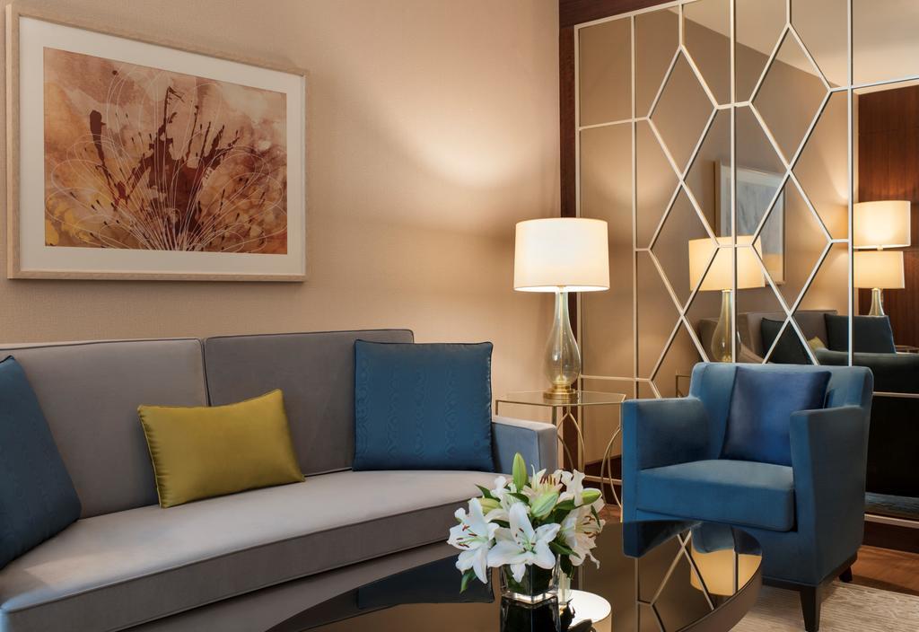 Elite World Grand Istanbul Basin Ekspres Hotel Ngoại thất bức ảnh A living room at the hotel