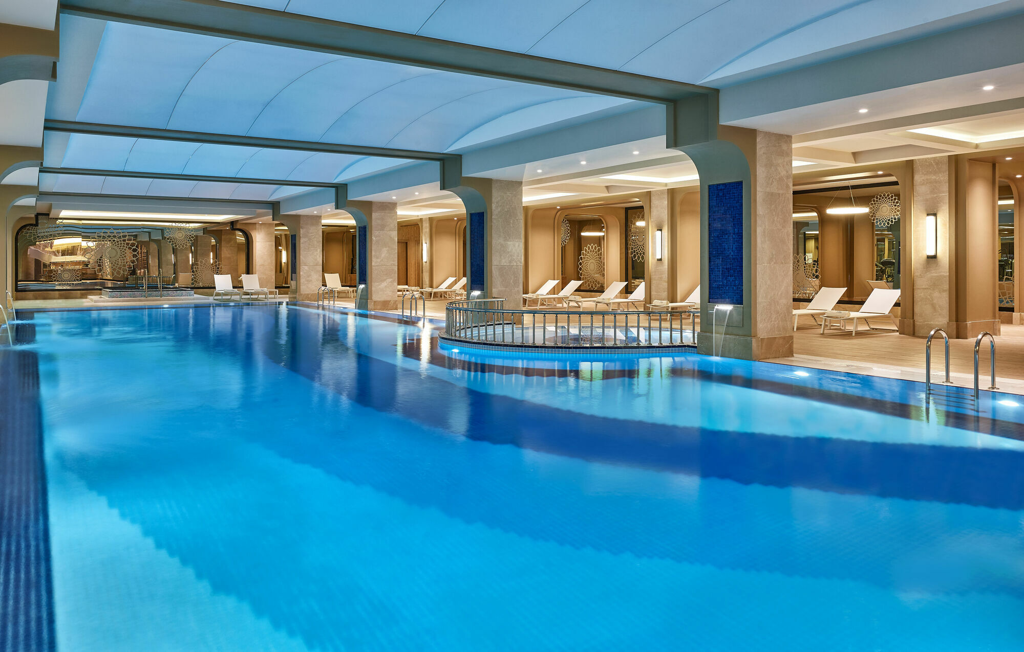 Elite World Grand Istanbul Basin Ekspres Hotel Ngoại thất bức ảnh Indoor pool